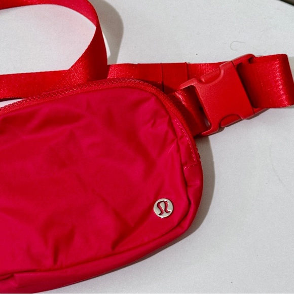 Lululemon Everywhere Raspberry Belt Bag - Picture 3 of 7